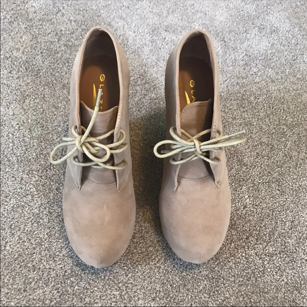 Suede ‘Hidden Wedge’ booties - Picture 3 of 5